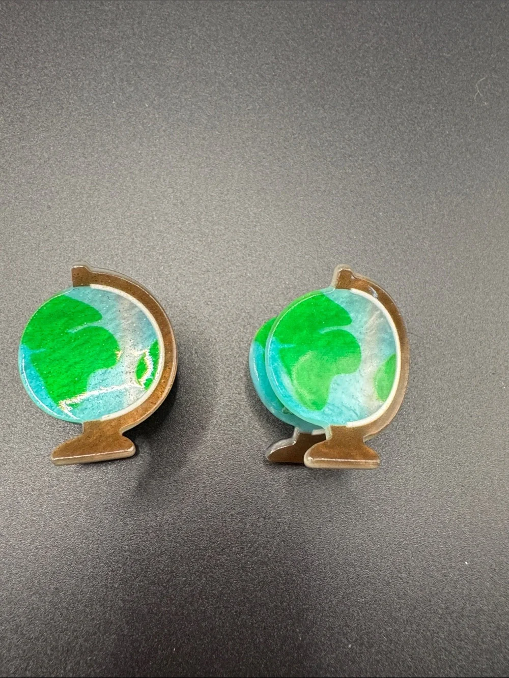 Mini Globe hair clips school days set of 2